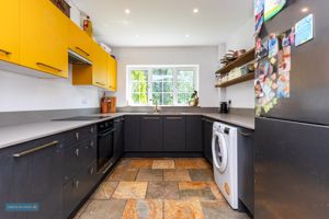 Kitchen- click for photo gallery